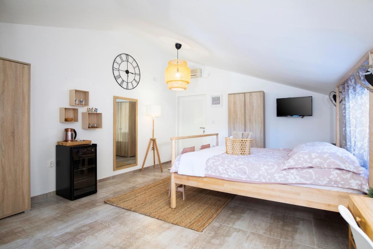 מדולין Apartments And Rooms Jakic מראה חיצוני תמונה