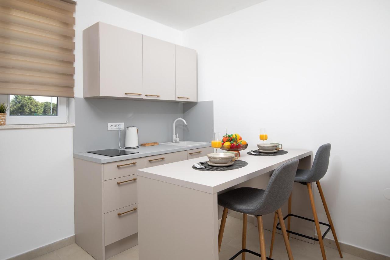 מדולין Apartments And Rooms Jakic מראה חיצוני תמונה