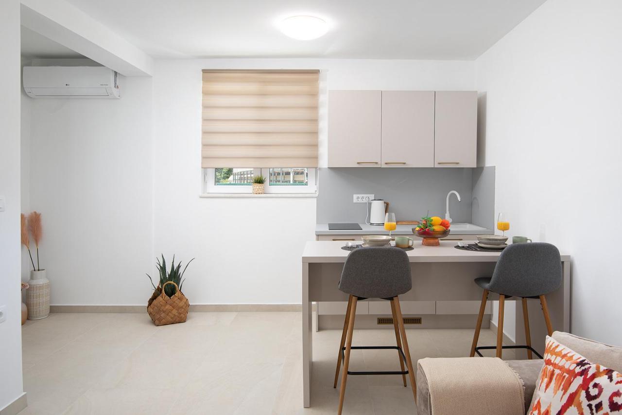 מדולין Apartments And Rooms Jakic מראה חיצוני תמונה