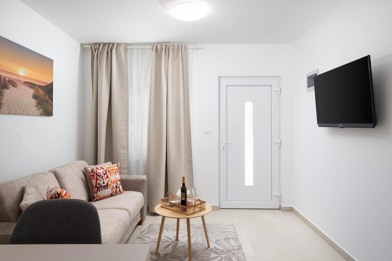 מדולין Apartments And Rooms Jakic מראה חיצוני תמונה
