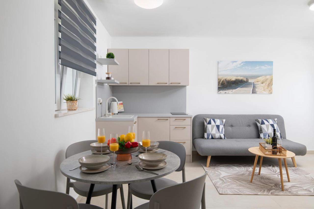 מדולין Apartments And Rooms Jakic מראה חיצוני תמונה