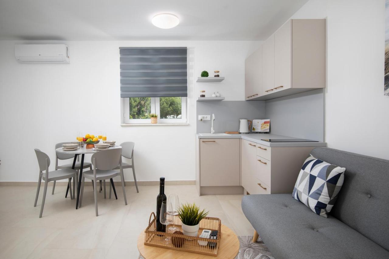 מדולין Apartments And Rooms Jakic מראה חיצוני תמונה